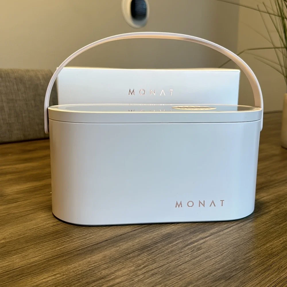 •NEW•Monat Travel Case & Mirror